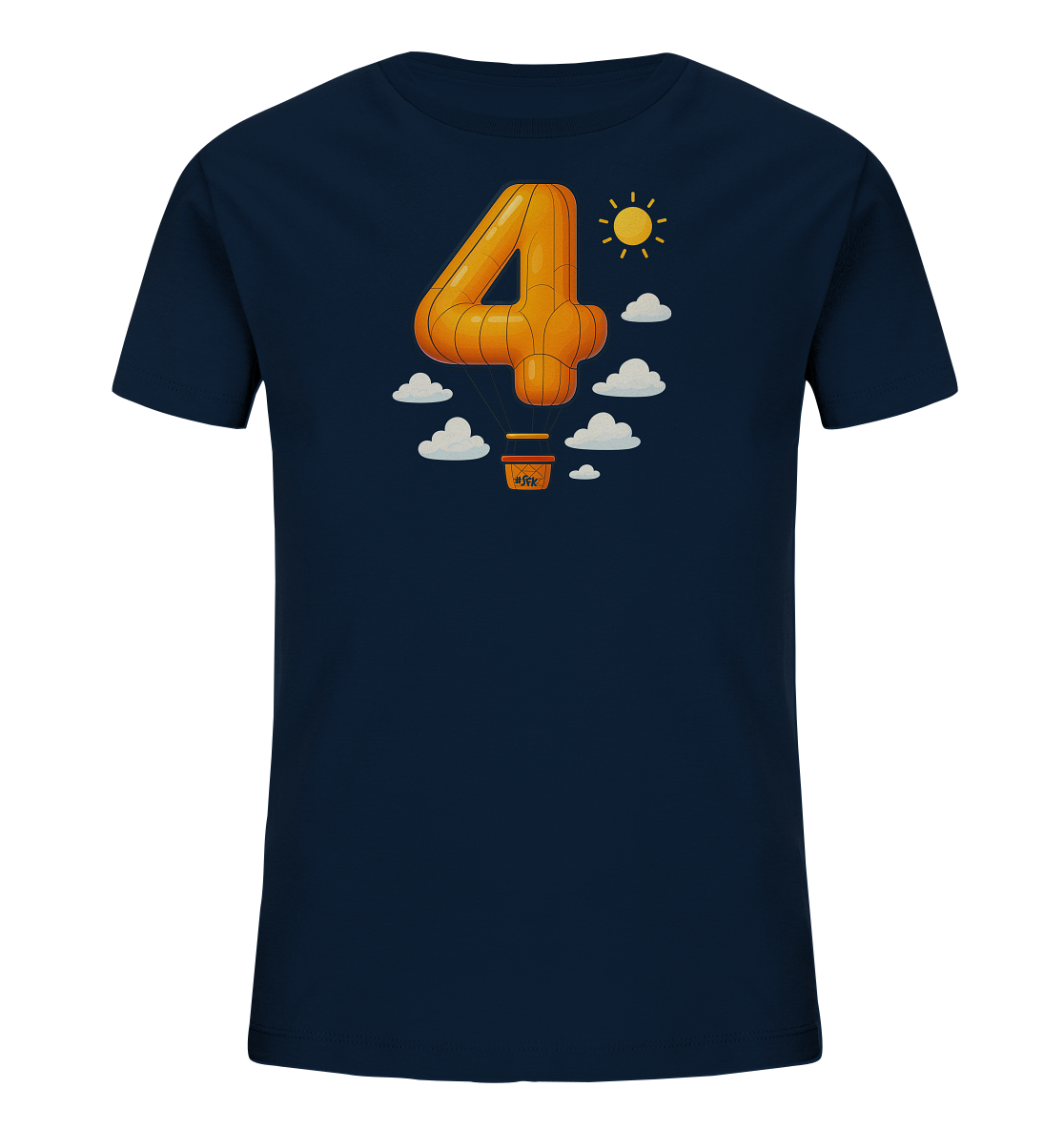 Onlineshop Shirts fuer Kinder - Das Bild zeigt ein dunkelblaues Kinder-T-Shirt mit einem kreativen Motiv auf der Vorderseite. Die Zahl '4' ist als leuchtend orangefarbener Heissluftballon dargestellt, der am Himmel schwebt. Er ist umgeben von weissen Wolken und einer stilisierten gelben Sonne. Ein kleiner Korb haengt unter dem Ballon, was dem Design einen verspielten Charakter verleiht.