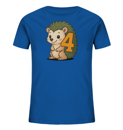 Onlineshop Shirts fuer Kinder - Dieses blaue T-Shirt fuer Kinder zeigt eine charmante Grafik eines freundlichen Igels. Der Igel hat gruene Stacheln, auf denen prominent die Zahl 4 in Orange abgebildet ist. Das verspielte Design ist ansprechend und fuer Kinder geeignet.
