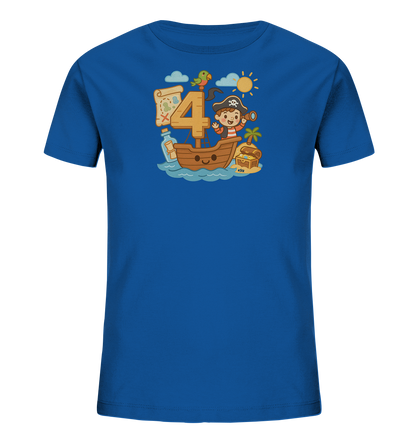 Onlineshop Shirts fuer Kinder - Das blaue T-Shirt zeigt ein lustiges Piratenmotiv mit der grossen Zahl 4. Eine laechelnde Bootsfahrt, ein kleiner Pirat mit Fernrohr und ein bunter Papagei sind darauf zu sehen. Eine Schatzkarte in der Flasche und eine Insel mit Schatzkiste ergaenzen das Abenteuerdesign. Das froehliche Motiv ist ideal fuer kleine Seeraeuber.
