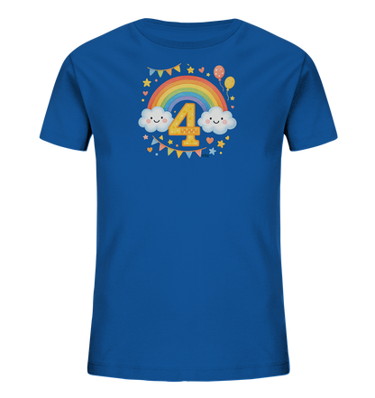 Onlineshop Shirts fuer Kinder - Das Bild zeigt ein blaues Kinder-T-Shirt mit einem farbenfrohen Geburtstagsmotiv auf der Vorderseite. Im Zentrum des Designs steht eine grosse, gelbe Zahl '4', umgeben von einem Regenbogen und laechelnden Wolken. Zusaetzlich zieren Ballons, Sterne, Herzen und bunte Girlanden das froehliche Bild. Das Design wirkt verspielt und festlich, ideal fuer eine Feier.