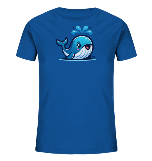 Onlineshop Shirts fuer Kinder - Das Bild praesentiert ein blaues Kinder-T-Shirt mit einem froehlichen Motiv. Auf der Vorderseite ist ein cartoonhafter blauer Wal zu sehen, der Wasser spritzt. Der Wal hat ein freundliches Laecheln und rote Wangen, was ihm ein niedliches Aussehen verleiht. Das Design ist lebendig und ansprechend fuer Kinder.