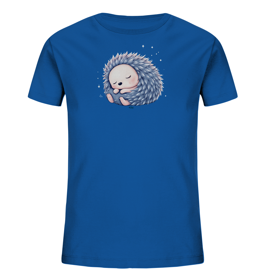 Onlineshop Shirts fuer Kinder - Das blaue T-Shirt zeigt auf der Vorderseite einen niedlichen, schlafenden Igel, der sich friedlich zusammengerollt hat. Der Igel hat graue Stacheln und ein zartrosa Gesicht, die Augen sind geschlossen. Kleine weisse Sterne umgeben das Motiv und verleihen ihm eine vertraeumte Atmosphaere, ideal fuer Kinder.
