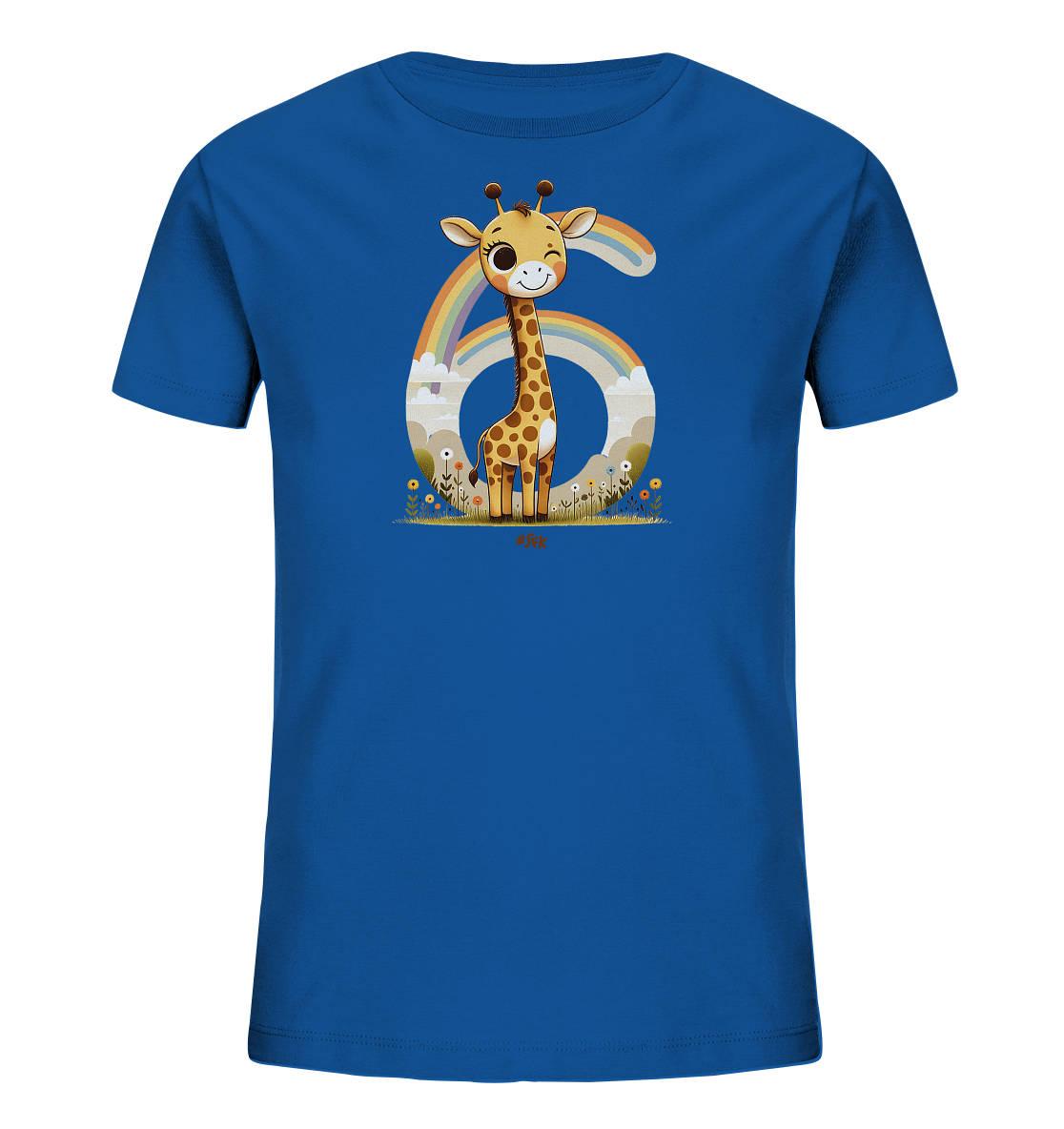Onlineshop Shirts fuer Kinder - Ein blaues T-Shirt fuer Kinder mit einer suessen Cartoon-Giraffe. Die Giraffe laechelt und steht vor einer grossen Zahl '6', umrahmt von einem Regenbogen und Wolken. Eine kleine Wiese mit Blumen rundet das froehliche Motiv ab. Das Design ist bunt und kindgerecht gestaltet.