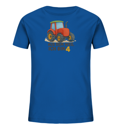 Onlineshop Shirts fuer Kinder - Das Bild zeigt ein blaues Kinder-T-Shirt mit einem farbenfrohen Aufdruck. Zu sehen ist ein roter Traktor mit gelben Raedern auf sandigem Untergrund. Darunter steht in gelber Schrift der Text "AUS DEM WEG, ICH BIN 4", wobei die Zahl Vier besonders hervorgehoben ist. Das Design ist lebendig und ideal fuer junge Traktor-Fans.