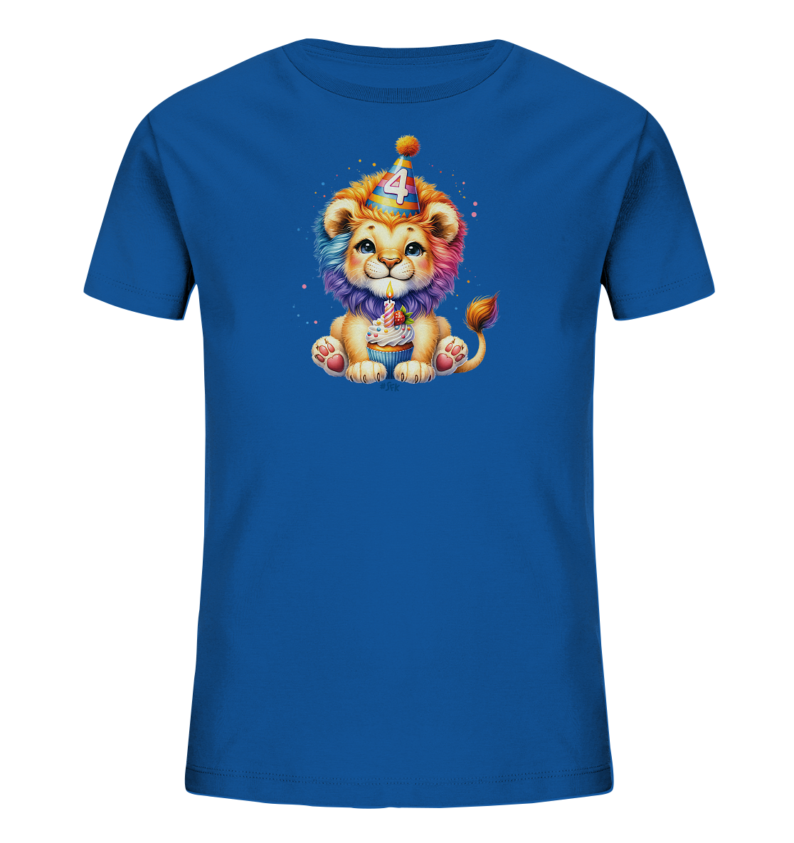 Onlineshop Shirts für Kinder - Das Bild zeigt ein blaues T-Shirt mit einer niedlichen Illustration eines jungen Löwen. Der Löwe trägt einen bunten Partyhut mit der Zahl '4' und hält einen Cupcake mit Kerze. Seine Mähne ist in Regenbogenfarben gehalten, und um ihn herum sind bunte Sprenkel zu sehen. Dieses verspielte Design eignet sich ideal für einen vierten Geburtstag.