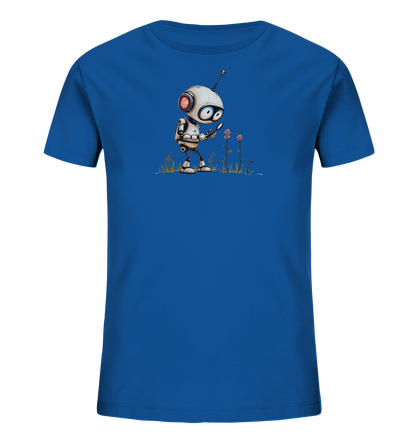 Onlineshop Shirts für Kinder - Das Bild zeigt ein strahlend blaues T-Shirt mit einem verspielten Aufdruck auf der Vorderseite. Die Grafik stellt einen kleinen, weißen Roboter mit roter Antenne und roten Akzenten dar. Der Roboter steht in einer Wiese mit bunten Blumen und Grashalmen und betrachtet eine Blume mit einer Lupe. Dieses Motiv verleiht dem Shirt einen neugierigen und wissenschaftlich angehauchten Charakter, ideal für junge Entdecker.