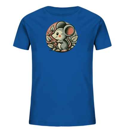 Onlineshop Shirts fuer Kinder - Das Bild zeigt ein blaues Kinder-T-Shirt. Auf der Vorderseite ist eine niedliche cartoonartige Maus in einem runden Design abgebildet. Die Maus sitzt inmitten von Blaettern und Zweigen, umgeben von einem farbigen Kreis. Dieses verspielte Motiv verleiht dem Shirt einen froehlichen und naturnahen Look.
