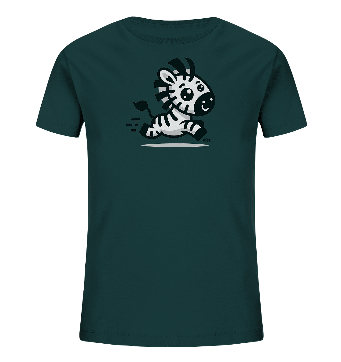 Onlineshop Shirts fuer Kinder - Das Bild zeigt ein dunkelgruenes T-Shirt fuer Kinder mit einer Illustration eines laufenden Zebras. Das Zebra ist im Cartoon-Stil gehalten, hat ein freundliches Gesicht und wird von Strichen begleitet, die Bewegung andeuten. Es ist ein lustiges und lebendiges Design fuer Kinder.