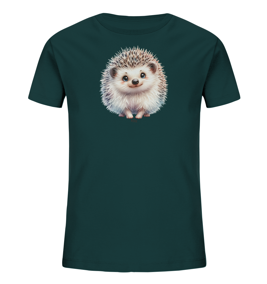 Onlineshop Shirts fuer Kinder - Das Bild zeigt ein dunkelgruenes Kinder-T-Shirt mit einem niedlichen Igel-Motiv auf der Vorderseite. Der Igel ist flauschig dargestellt, mit grossen, freundlichen Augen und einem sanften Laecheln. Das Tier sitzt aufrecht und ist detailliert in natuerlichen Farben gehalten.