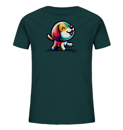 Onlineshop Shirts fuer Kinder - Das Bild zeigt ein dunkelgruenes T-Shirt fuer Kinder. Auf der Vorderseite befindet sich eine farbenfrohe Cartoon-Illustration eines froehlichen Hundes. Der Hund ist beim Gehen dargestellt und hat die Zunge herausgestreckt. Unter dem Hund ist eine einfache, stilisierte Grasgrafik zu sehen.