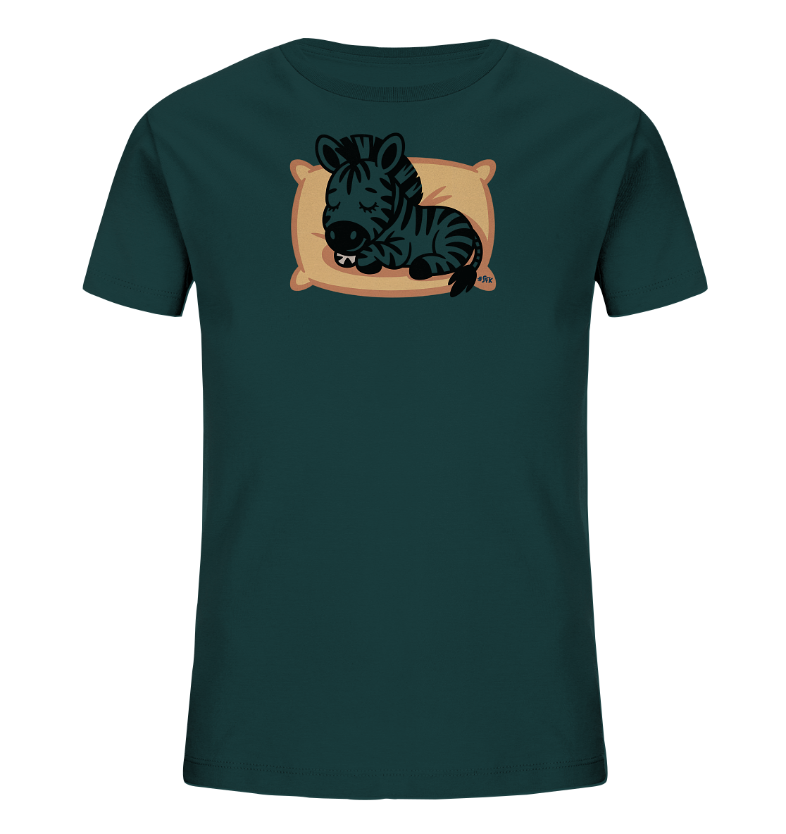 Onlineshop Shirts fuer Kinder - Das Bild zeigt ein dunkelpetrolfarbenes Kinder-T-Shirt. Auf der Vorderseite ist eine suesse, cartoonartige Illustration eines schlafenden Zebras zu sehen. Das Zebra liegt friedlich auf einem hellbraunen Kissen, seine Augen sind geschlossen. Das Design wirkt beruhigend und ist ideal fuer Kinder.