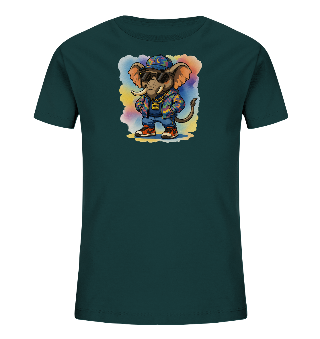Onlineshop Shirts fuer Kinder - Das Bild zeigt ein dunkelgruenes Kinder-T-Shirt mit einem laessigen Elefanten-Motiv auf der Vorderseite. Der Elefant traegt Sonnenbrille, Kappe und eine bunte Jacke und steht mit den Haenden in den Taschen. Das Design wird von einem weichen, mehrfarbigen Aquarellhintergrund umrahmt. Es verleiht dem Shirt einen coolen und verspielten Look.