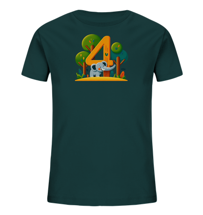 Onlineshop Shirts fuer Kinder - Dieses T-Shirt in Dunkelblau zeigt ein suesses Motiv mit einem Elefanten. Der kleine Elefant steht neben der grossen, orangefarbenen Zahl '4'. Hinter der Zahl und dem Elefanten ist eine stilisierte Dschungel- oder Waldlandschaft mit Baeumen und Pflanzen dargestellt. Das verspielte und farbenfrohe Design ist ideal fuer Kinder.