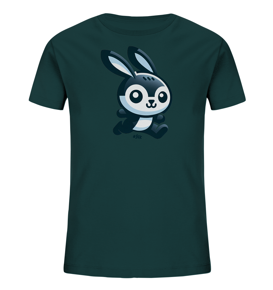 Onlineshop Shirts fuer Kinder - Dieses dunkelgruene Kinder-T-Shirt praesentiert ein charmantes, stilisiertes Hasenmotiv auf der Vorderseite. Der Hase ist in Schwarz- und Weisstoenen gestaltet und scheint gerade zu rennen oder zu springen. Das freundliche Design verleiht dem Shirt einen verspielten und modernen Look. Es ist ein ansprechendes Kleidungsstueck fuer Kinder.