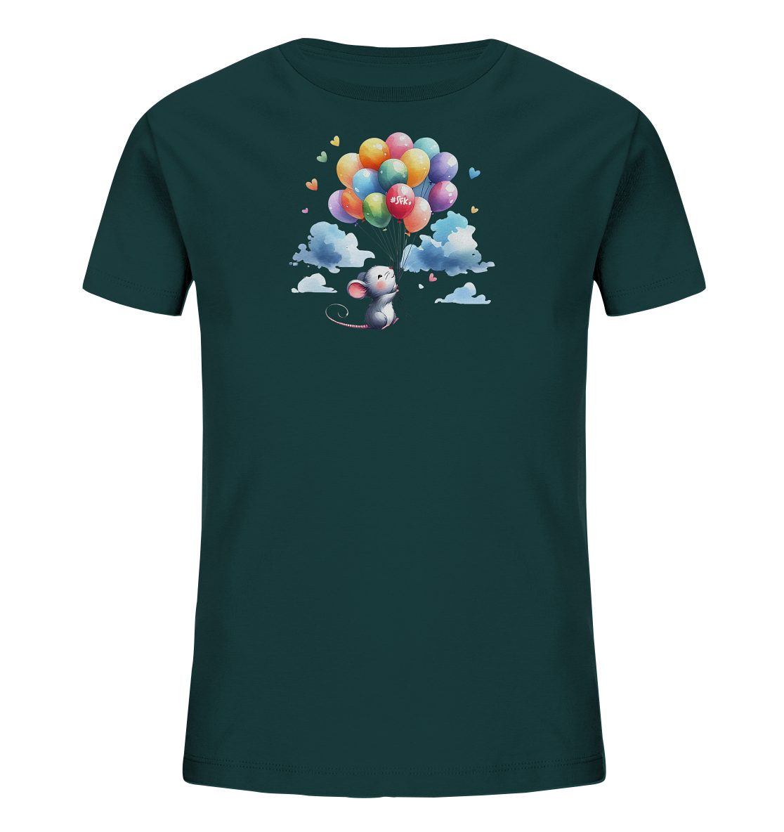 Onlineshop Shirts für Kinder - Das Bild zeigt ein dunkelgrünes Kinder-T-Shirt mit einem Frontdruck. Das Motiv stellt eine kleine graue Maus dar, die an einem Bündel bunter Luftballons hochfliegt. Um sie herum sind Wolken und kleine Herzen abgebildet, und ein roter Ballon zeigt den Text "#JFK.". Die Grafik verleiht dem Shirt einen fantasievollen und farbenfrohen Look.