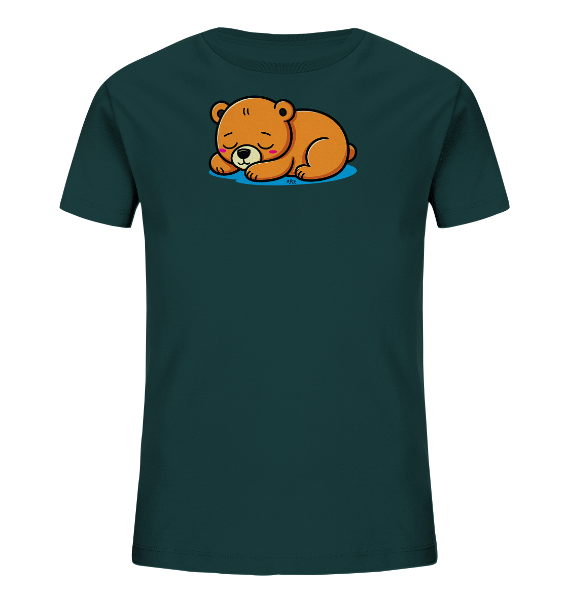 Onlineshop Shirts fuer Kinder - Das dunkelgruene T-Shirt zeigt einen schlafenden, braunen Baeren mit roten Wangen. Der Baer liegt ruhig auf einer hellblauen, ovalen Flaeche. Das verspielte Motiv ist zentral auf der Vorderseite platziert.