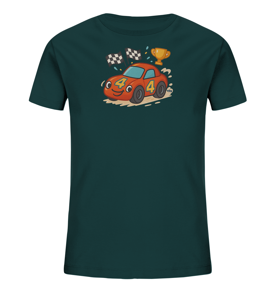 Onlineshop Shirts fuer Kinder - Das dunkelgruene T-Shirt zeigt eine niedliche Cartoon-Darstellung eines orangefarbenen Rennautos mit lachendem Gesicht und der Zahl 4. Das Motiv ist von karierten Flaggen und einem goldenen Pokal umgeben, was eine Rennszene darstellt. Der Rennwagen wirbelt Staub auf und vermittelt Bewegung. Ein lustiges Design fuer kleine Rennfans.