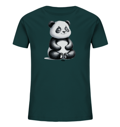 Kinder T-Shirt mit ein Panda im Schneidersitz mit geschlossenen Augen und sanftem Lächeln