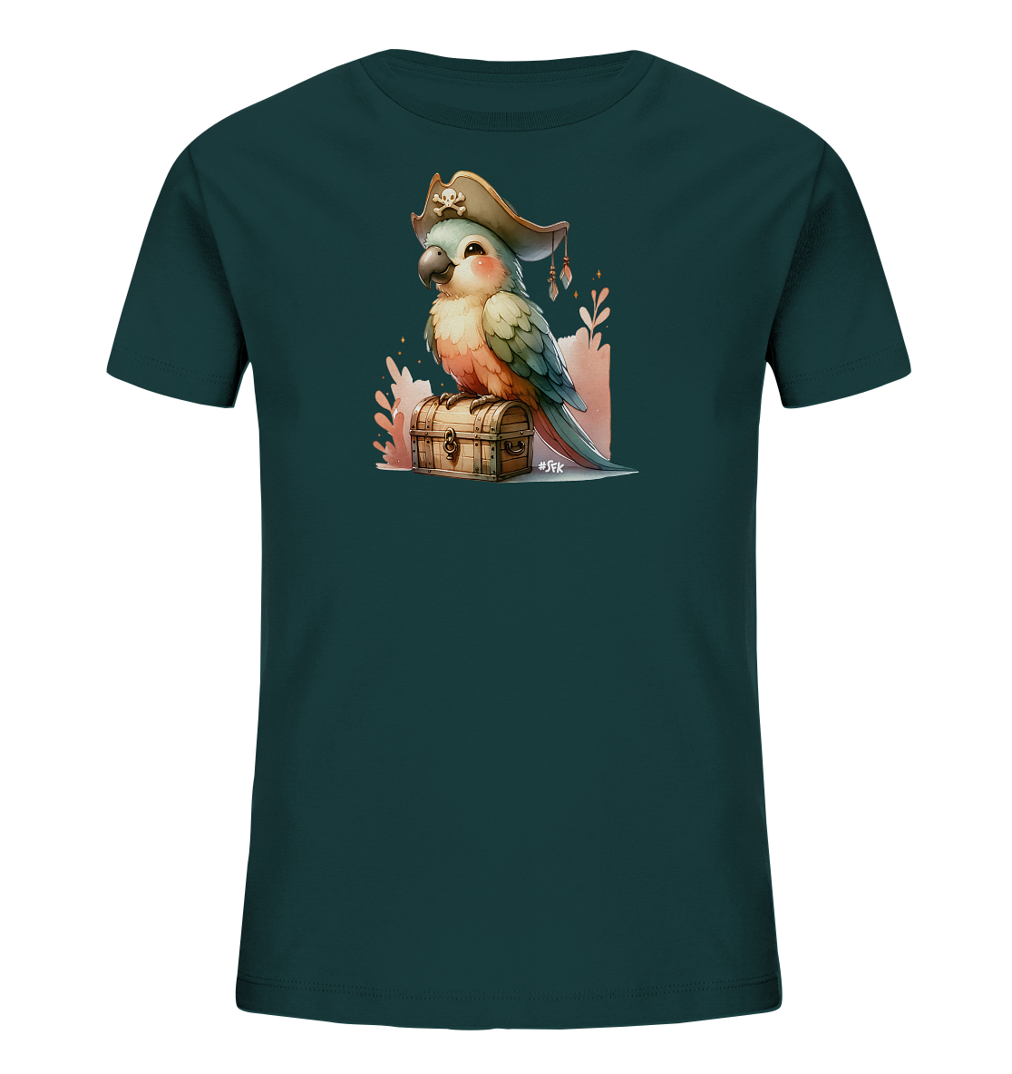 Onlineshop Shirts fuer Kinder - Dieses T-Shirt zeigt ein charmantes Bild eines kleinen Vogels, der einen Piratenhut traegt. Der Vogel sitzt auf einer Holzkiste vor einem Hintergrund aus stilisierten Pflanzen. Die Illustration ist detailreich mit lebendigen Farben und einem freundlichen Ausdruck. Es ist ein fantasievolles Design, das junge Abenteurer ansprechen duerfte.