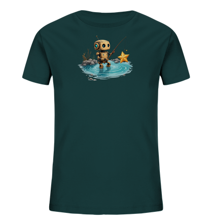 Onlineshop Shirts für Kinder - Das Bild zeigt ein dunkelgrünes T-Shirt für Kinder mit einer Illustration eines kleinen, freundlichen Roboters. Der Roboter steht in einer flachen Wasserpfütze, die von Steinen und Pflanzen umgeben ist, und angelt mit einer Angelrute nach einem goldenen Stern. Die Szene wirkt verspielt und fantasievoll, mit kleinen Wellen im Wasser und einem hellen Stern als Blickfang. Das Design ist zentral auf der Vorderseite des Shirts platziert und hat eine künstlerische Ästhetik.