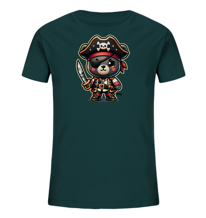 Onlineshop Shirts fuer Kinder - Dieses dunkelgruene T-Shirt fuer Kinder zeigt eine Illustration eines niedlichen, cartoonhaften Baeren in einem Piratenkostuem. Der Baer traegt einen Piratenhut mit Totenkopf, eine Augenklappe, ein rotes Halstuch und haelt ein Schwert. Sein Outfit ist detailliert gestaltet mit Guertel und roten Akzenten. Das Design ist verspielt und abenteuerlich.
