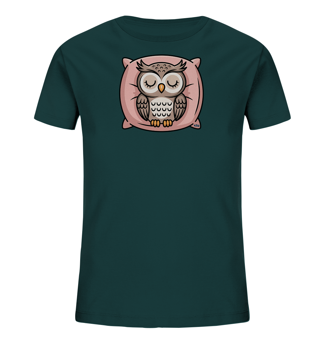 Onlineshop Shirts fuer Kinder - Das Bild zeigt ein dunkelgruenes Kinder-T-Shirt mit einem zentral platzierten Motiv. Darauf ist eine schlafende Eule mit geschlossenen Augen zu sehen, die gemuetlich auf einem rosa Kissen ruht. Das Design strahlt Ruhe aus und ist detailreich gezeichnet, was es ansprechend fuer Kinder macht.
