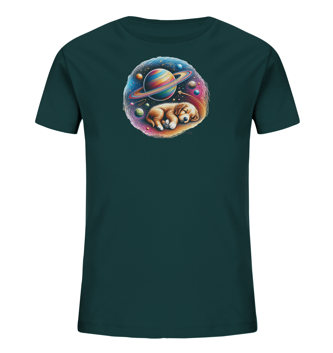Onlineshop Shirts fuer Kinder - Das T-Shirt in dunklem Petrol zeigt ein rundes Motiv eines schlafenden Hundewelpen. Der Welpe liegt eingerollt in einer fantastischen Weltraumszene mit bunten Planeten und Sternen. Besonders auffaellig ist der grosse, geringte Planet im Zentrum der Grafik. Die Illustration wirkt detailreich und verspielt.