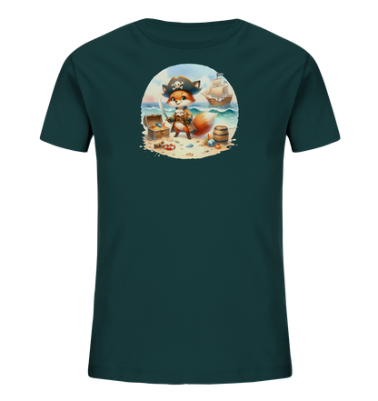 Onlineshop Shirts fuer Kinder - Das Bild zeigt ein dunkelpetrolfarbenes T-Shirt fuer Kinder mit einer Illustration eines Piratenfuchses an einem Strand. Der niedliche Fuchs in Piratenkleidung haelt ein Schwert und ist umgeben von einer Schatztruhe, Muscheln und einem Fass. Im Hintergrund sind das Meer mit Wellen, eine Bucht und ein Segelschiff unter einem Himmel zu sehen. Das Design vermittelt eine spielerische Abenteuerstimmung.