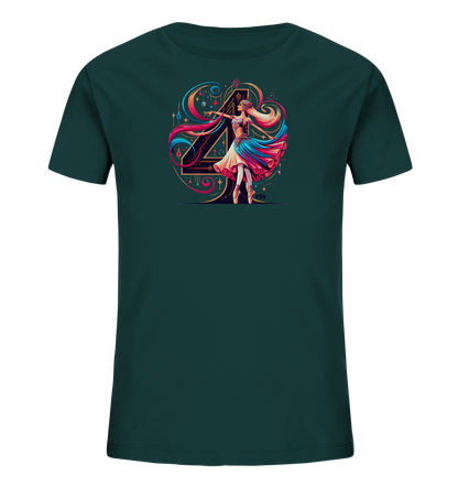 Onlineshop Shirts fuer Kinder - Das dunkelgruene T-Shirt zeigt einen lebendigen Druck einer tanzenden Figur. Im Hintergrund ist eine grosse, kunstvoll gestaltete Zahl '4' zu sehen. Bunte, wirbelnde Linien und glitzernde Akzente umgeben das Motiv und verleihen ihm einen festlichen Charakter.
