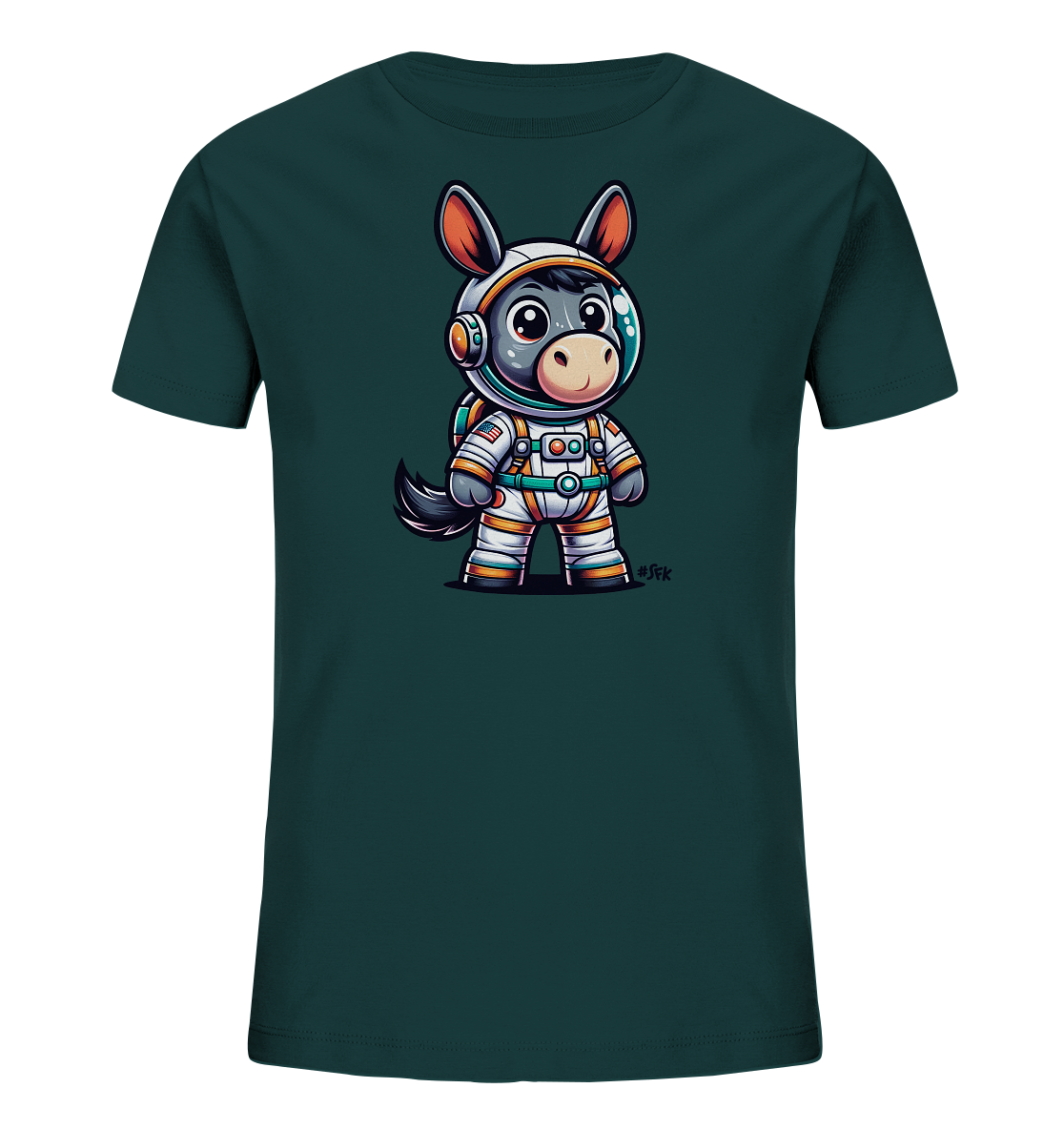 Onlineshop Shirts fuer Kinder - Dieses Bild zeigt ein dunkelgruenes Kinder-T-Shirt mit einer niedlichen Illustration auf der Vorderseite. Die Illustration zeigt einen cartoonhaften Esel, der einen detailreichen Astronautenanzug traegt. Der Anzug ist ueberwiegend weiss mit orangefarbenen und tuerkisen Akzenten, inklusive Helm und Rucksack. Der Esel steht aufrecht und blickt freundlich nach vorne.