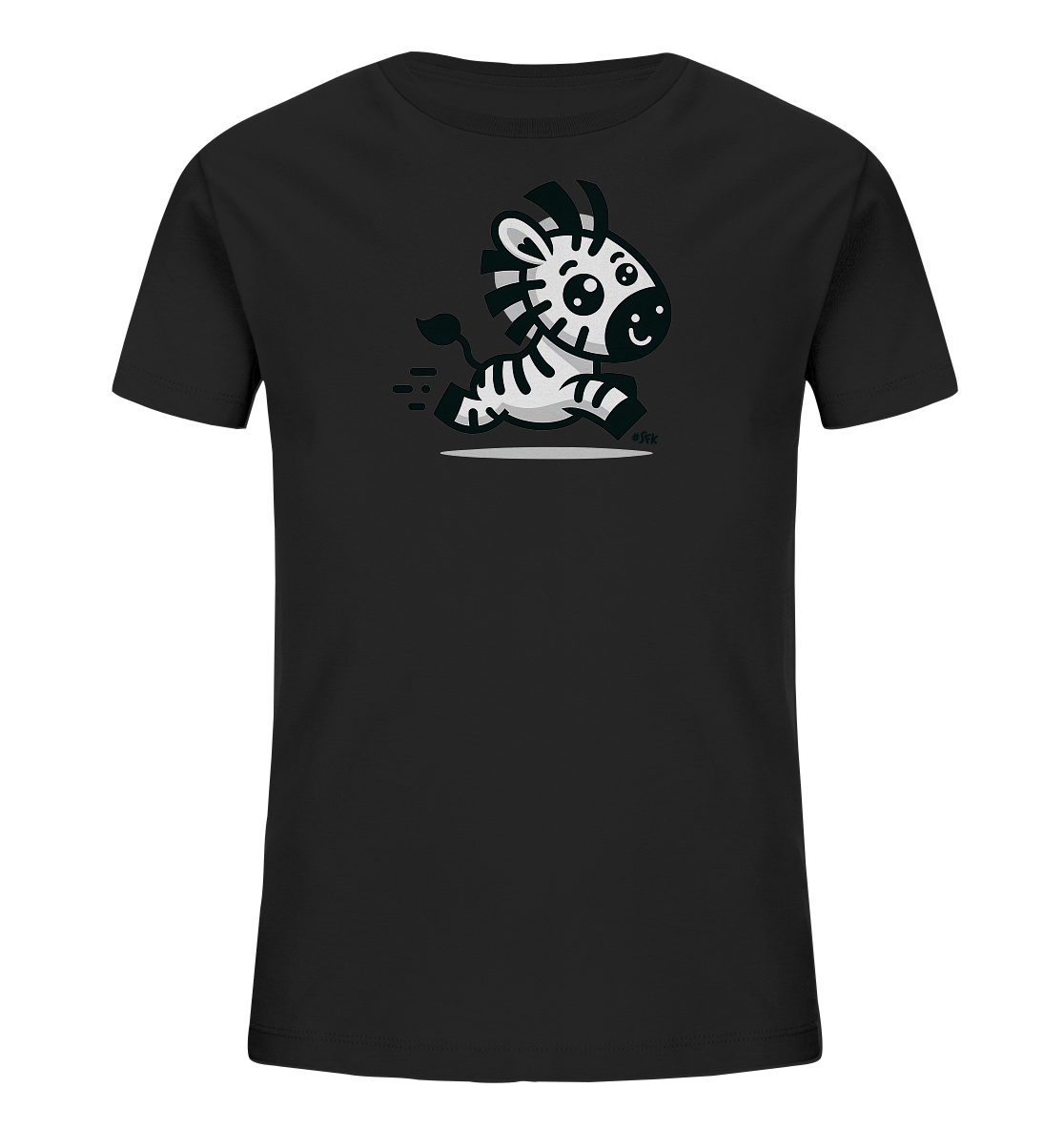 Onlineshop Shirts fuer Kinder - Das Bild zeigt ein schwarzes Kinder-T-Shirt mit einer niedlichen Zeichentrick-Illustration eines rennenden Zebras auf der Vorderseite. Das Zebra hat grosse Augen und ein freundliches Laecheln, waehrend es mit angedeuteten Bewegungslinien dargestellt wird. Die Grafik in Schwarz und Weiss auf dem dunklen Stoff wirkt kontrastreich und ansprechend. Das Design vermittelt einen froehlichen und dynamischen Eindruck, perfekt fuer aktive Kinder.