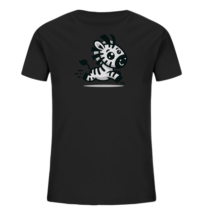 Onlineshop Shirts fuer Kinder - Das Bild zeigt ein schwarzes Kinder-T-Shirt mit einer niedlichen Zeichentrick-Illustration eines rennenden Zebras auf der Vorderseite. Das Zebra hat grosse Augen und ein freundliches Laecheln, waehrend es mit angedeuteten Bewegungslinien dargestellt wird. Die Grafik in Schwarz und Weiss auf dem dunklen Stoff wirkt kontrastreich und ansprechend. Das Design vermittelt einen froehlichen und dynamischen Eindruck, perfekt fuer aktive Kinder.