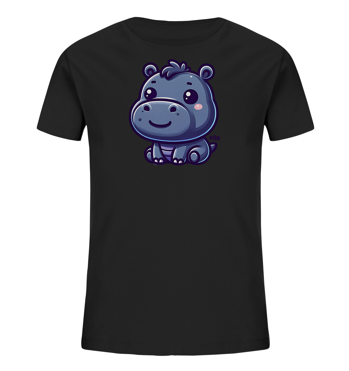 Onlineshop Shirts fuer Kinder - Das Bild zeigt ein schwarzes T-Shirt fuer Kinder mit einem grossen, mittig platzierten Aufdruck. Der Aufdruck ist eine suesse, cartoonartige Illustration eines kleinen Nilpferds. Das Nilpferd ist in dunklen Blautoenen gehalten, hat grosse, glaenzende Augen, rosafarbene Wangen und ein freundliches Laecheln. Es sitzt in einer aufrechten Position auf der Vorderseite des Shirts.