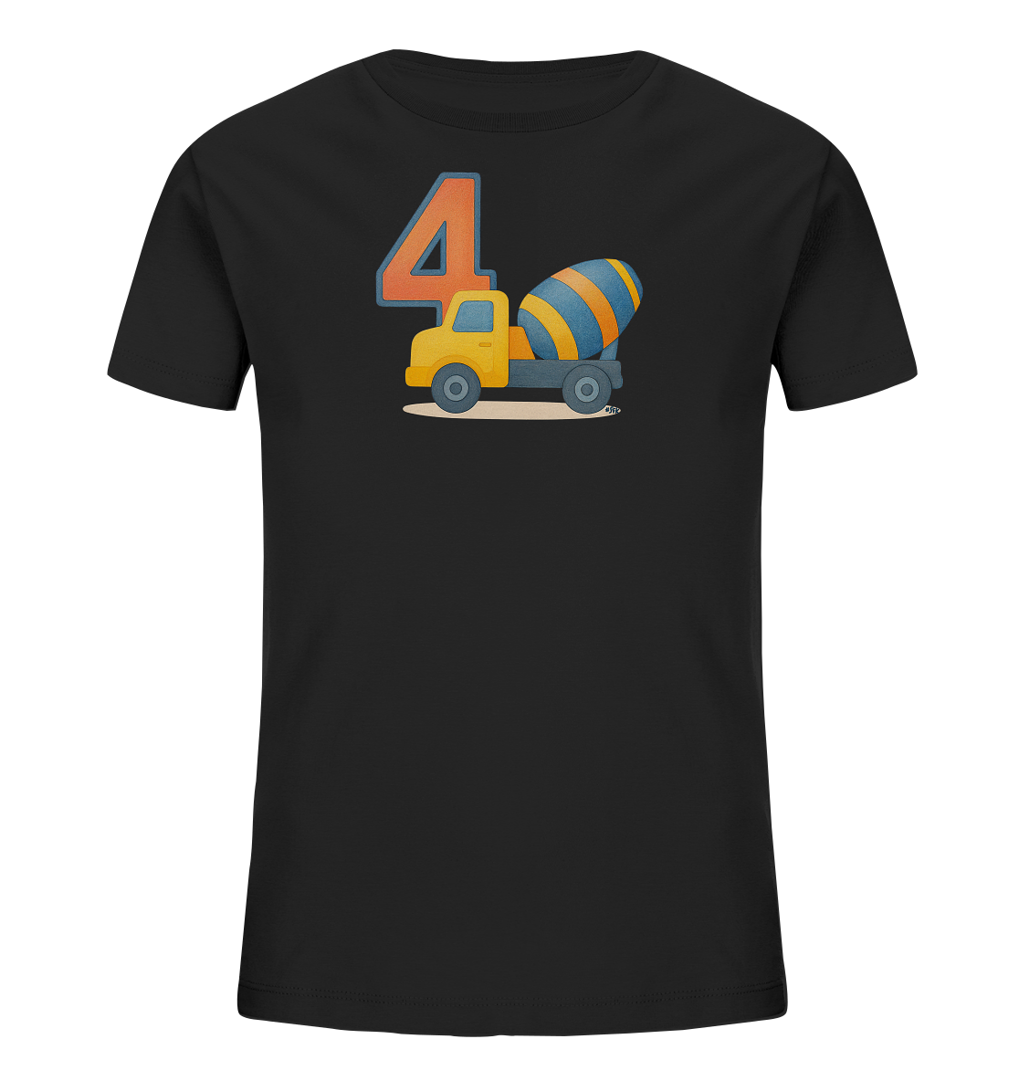 Onlineshop Shirts fuer Kinder - Dieses schwarze T-Shirt fuer Kinder zeigt ein farbenfrohes Design auf der Vorderseite. Es ist eine Illustration der grossen Zahl Vier in Orange, die neben einem gelben Betonmischer positioniert ist. Der Betonmischer hat eine Mischtrommel mit blauen und orangen Streifen und steht auf sandigem Boden.