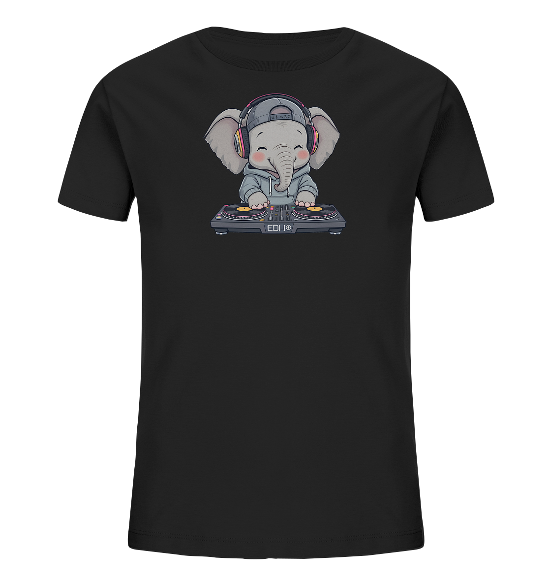 Onlineshop Shirts fuer Kinder - Das Bild zeigt ein schwarzes Kinder-T-Shirt mit einem niedlichen Elefantenmotiv auf der Vorderseite. Der Elefant ist als Cartoonfigur dargestellt und traegt einen grauen Kapuzenpullover, eine Kappe und Kopfhoerer mit farbigen Akzenten. Er steht laechelnd an einem DJ-Mischpult mit zwei Plattenspielern. Das gesamte Design wirkt verspielt und faengt eine musikalische Stimmung ein.