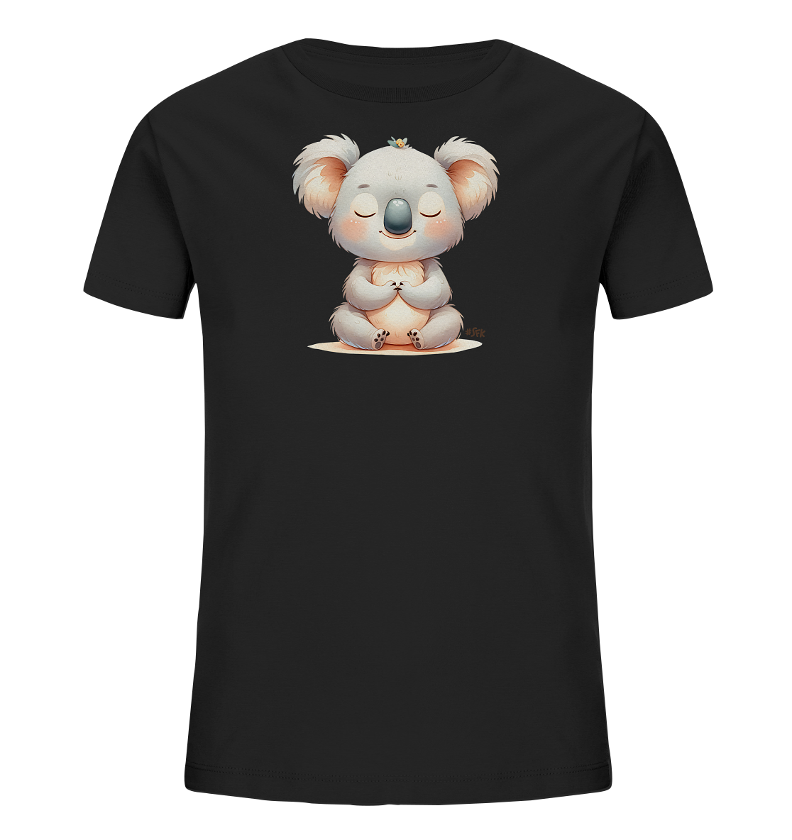 Onlineshop Shirts fuer Kinder - Das Bild zeigt ein schwarzes Kinder-T-Shirt mit einem niedlichen Koala-Motiv auf der Vorderseite. Der Koala sitzt in einer ruhigen, meditativen Pose mit geschlossenen Augen und gefalteten Haenden. Ein kleines Bluemchen ziert seinen Kopf. Das Design ist sanft und friedlich gestaltet und spricht Kinder an.