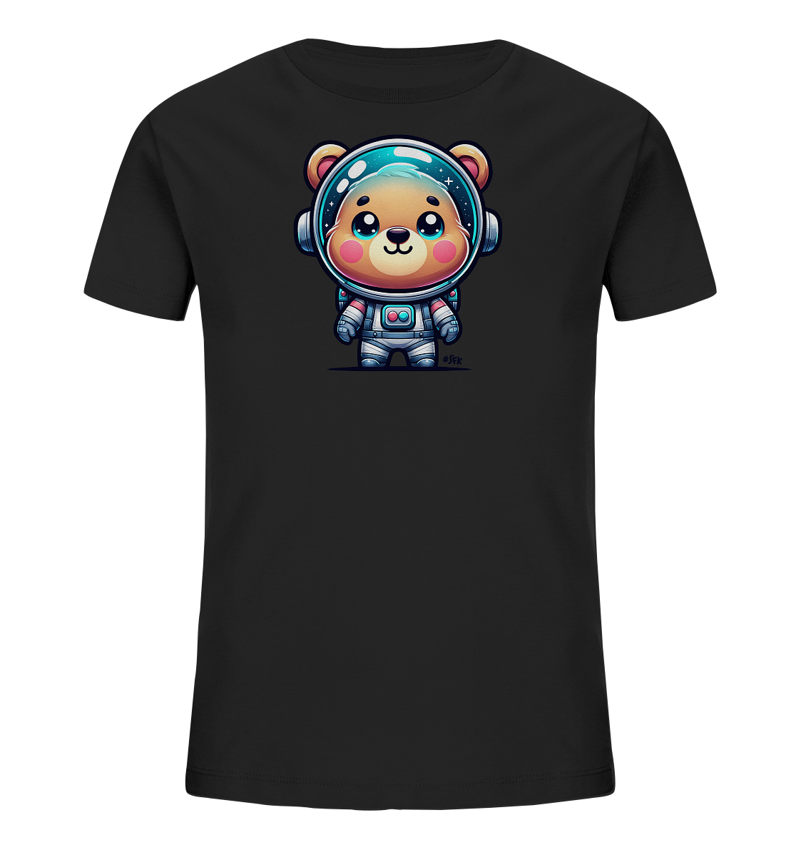 Onlineshop Shirts fuer Kinder - Das Bild zeigt ein schwarzes T-Shirt, auf dem ein niedlicher Cartoon-Baer in einem Astronautenanzug abgebildet ist. Der Baer hat grosse, glaenzende Augen und rosa Wangen, geschuetzt von einem transparenten Helm mit Sternen. Sein Anzug ist metallisch glaenzend in Weiss und Grau gehalten, mit pinken Akzenten, was dem Design einen verspielten Weltraum-Touch verleiht. Dieses Motiv ist auf der Vorderseite des Shirts zentral platziert.