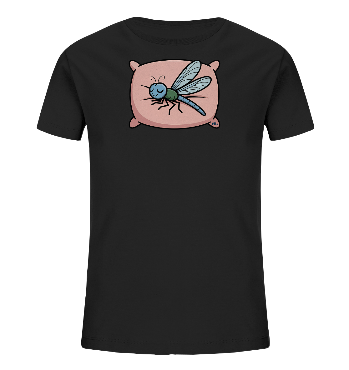 Onlineshop Shirts fuer Kinder - Das Bild zeigt ein schwarzes Kinder-T-Shirt mit einem niedlichen Motiv auf der Vorderseite. Eine blaue Libelle liegt entspannt auf einem rosafarbenen Kissen. Die Libelle hat geschlossene Augen und wirkt friedlich schlafend. Das Design ist cartoonhaft und verleiht dem Shirt einen verspielten Look.