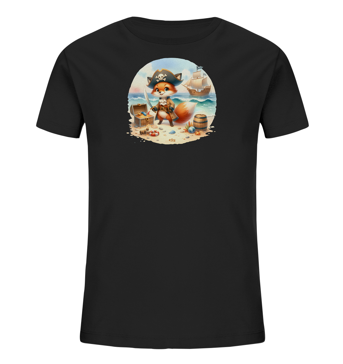 Onlineshop Shirts fuer Kinder - Das Bild zeigt ein schwarzes Kinder T-Shirt mit einem zentralen, ovalen Motiv. Der Druck zeigt einen cartoonhaften Fuchs in Piratenkleidung an einem Strand. Er steht neben einer offenen Schatzkiste und einem Fass, im Hintergrund ist ein Piratenschiff auf dem Meer zu sehen. Der Fuchs haelt ein Schwert und traegt eine Piratenmuetze, was das Motiv sehr verspielt wirken laesst.