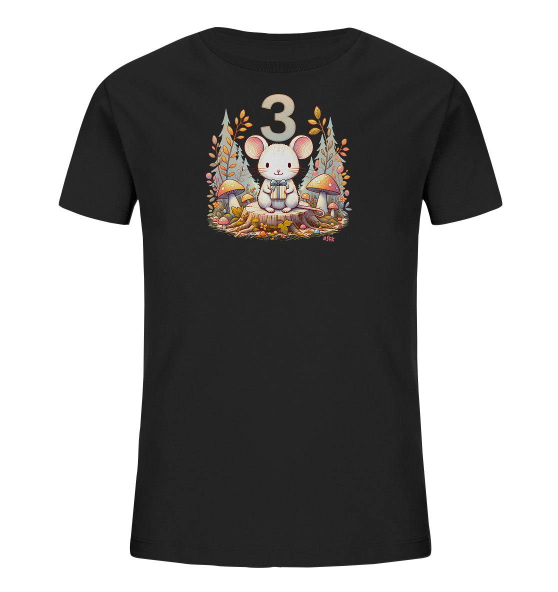 Onlineshop Shirts fuer Kinder - Dieses schwarze Kinder-T-Shirt zeigt ein liebevoll gestaltetes Motiv einer suessen Maus auf einem Baumstumpf. Um sie herum sind herbstliche Blaetter, Pilze und Baeume abgebildet. Die Maus haelt ein kleines Geschenk in ihren Pfoten. Oberhalb des Motivs befindet sich eine grosse Zahl '3', was auf einen dritten Geburtstag hinweisen koennte.