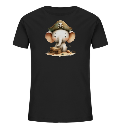 Onlineshop Shirts fuer Kinder - Das Bild zeigt ein schwarzes Kinder-T-Shirt mit einem niedlichen Aufdruck eines Baby-Elefanten. Der Elefant traegt einen Piratenhut mit Totenkopfsymbol und sitzt vor einer kleinen Schatzkiste auf einem sandigen Untergrund mit Muscheln. Die Illustration ist detailreich und in einem freundlichen Stil gehalten.