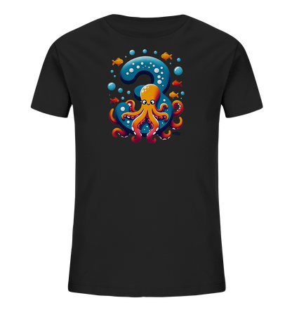 Onlineshop Shirts fuer Kinder - Das Bild zeigt ein schwarzes Kinder-T-Shirt mit einem verspielten Unterwasser-Motiv. Im Zentrum steht eine grosse, blau-gepunktete Zahl '3'. Ein froehlicher, orangefarbener Oktopus mit roten Tentakeln sitzt davor. Das Design wird durch kleine Fische und Blasen ergaenzt, was dem Shirt einen lebendigen Look verleiht.