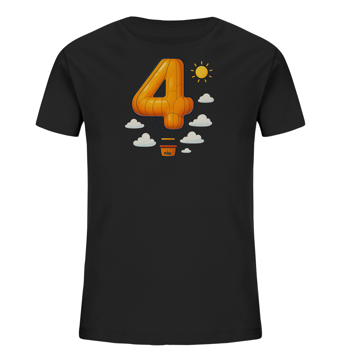 Onlineshop Shirts fuer Kinder - Das Bild zeigt ein schwarzes Kinder-T-Shirt mit einem verspielten Motiv auf der Vorderseite. Im Zentrum ist die orangefarbene Zahl 4 als Heissluftballon dargestellt. Sie schwebt zwischen kleinen weissen Wolken, waehrend eine stilistische Sonne am Himmel scheint. Unter dem Ballon befindet sich ein Korb.
