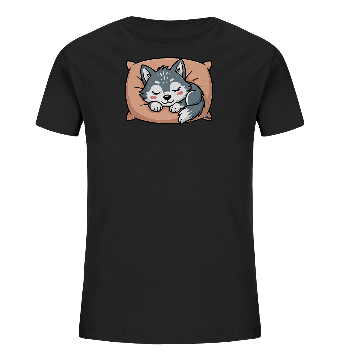 Onlineshop Shirts fuer Kinder - Das Bild zeigt ein schwarzes Kinder-T-Shirt mit einem charmanten Motiv. Auf der Vorderseite ist ein schlafender Wolfswelpe abgebildet, der gemuetlich auf einem beigen Kissen liegt. Der Welpe hat geschlossene Augen und rosige Wangen, was einen friedlichen Ausdruck vermittelt. Das Design ist liebevoll gestaltet und wirkt sehr niedlich.