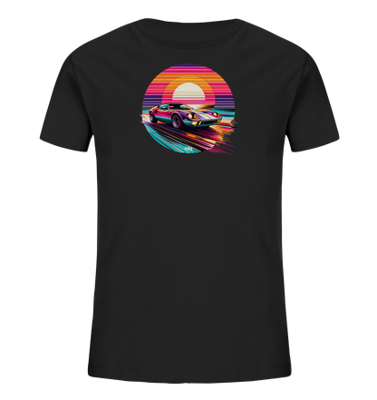 Kinder T-Shirt mit ein farbiger Sportwagen vor einer gestreiften Retro-Sonne