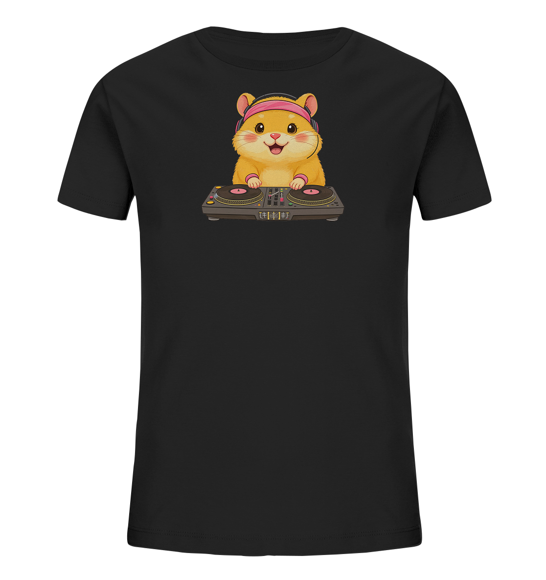 Onlineshop Shirts fuer Kinder - Das Bild zeigt ein schwarzes Kinder-T-Shirt mit einem niedlichen Comic-Hamster als Motiv auf der Vorderseite. Der Hamster traegt pinke Kopfhoerer und sitzt vor einem DJ-Mischpult mit zwei Plattenspielern. Er hat einen froehlichen Ausdruck und rosa Armbaender. Das verspielte Design ist farbenfroh und mittig auf dem Shirt platziert.