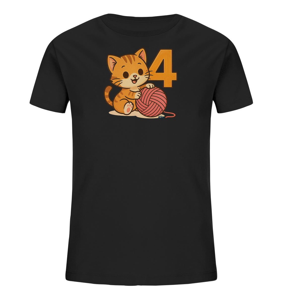 Onlineshop Shirts fuer Kinder - Dieses schwarze T-Shirt fuer Kinder zeigt eine niedliche Illustration einer orangefarbenen Katze. Die Katze sitzt neben einem pinken Wollknaeuel und der grossen Zahl Vier in orange. Das Design ist verspielt und ideal fuer kleine Katzenliebhaber.