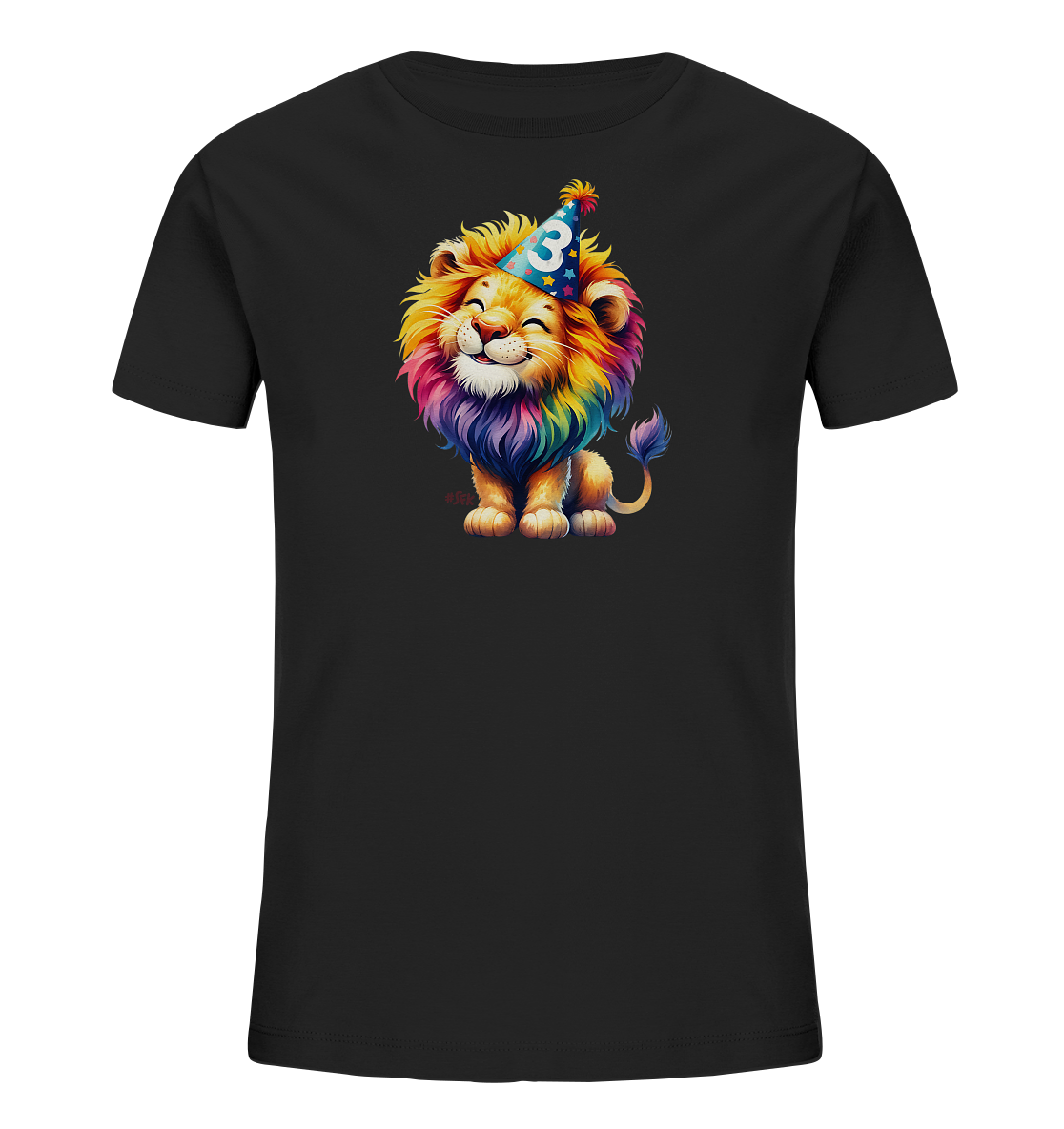 Onlineshop Shirts fuer Kinder - Das Bild zeigt ein schwarzes Kinder T-Shirt mit einer froehlichen Cartoon-Illustration eines Loewen. Der Loewe traegt einen Partyhut mit der Zahl '3' und bunten Sternen. Seine Maehne und sein Schwanz sind in leuchtenden Regenbogenfarben dargestellt. Das Design wirkt verspielt und farbenfroh.