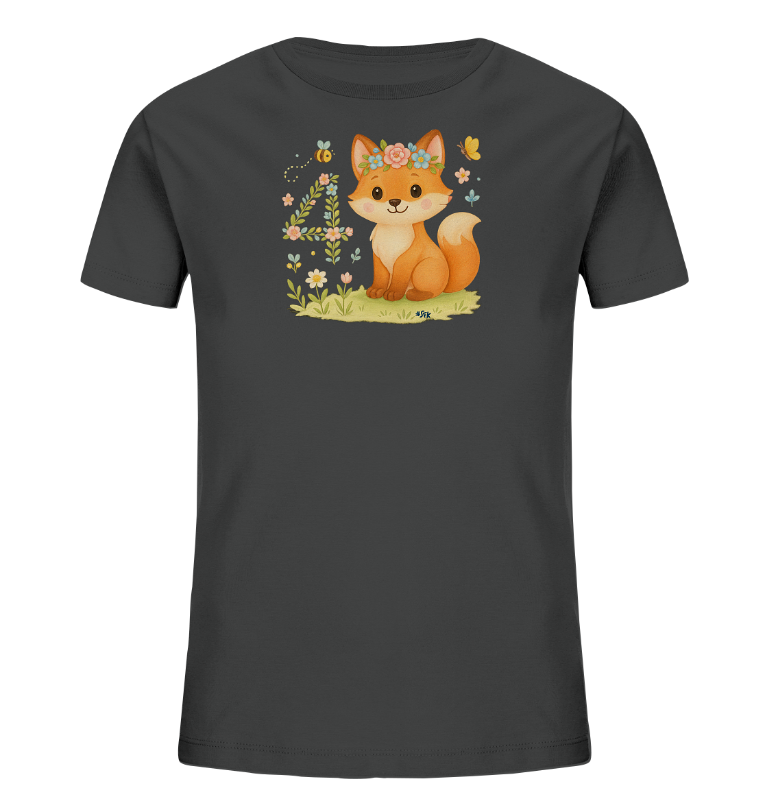 Onlineshop Shirts fuer Kinder - Das T-Shirt ist in einem dunklen Grau gehalten und zeigt ein niedliches Fuchsmotiv auf der Vorderseite. Der Fuchs traegt einen Blumenkranz auf dem Kopf und sitzt in einer Wiese voller bunter Blumen. Links vom Fuchs ist eine grosse '4' aus floralen Elementen geformt, begleitet von einer Biene und einem Schmetterling. Das Design wirkt froehlich und naturverbunden.