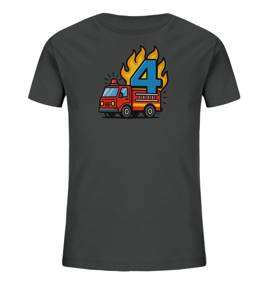 Onlineshop Shirts fuer Kinder - Das Bild zeigt ein dunkelgraues Kinder-T-Shirt mit einem lebendigen Aufdruck. Im Zentrum des Designs steht ein rotes Feuerwehrauto mit blauer Sirene. Über dem Fahrzeug lodern stilisierte gelbe und orangefarbene Flammen, die die grosse, blaue Zahl Vier umgeben. Dieses Motiv ist spielerisch und farbenfroh gestaltet.